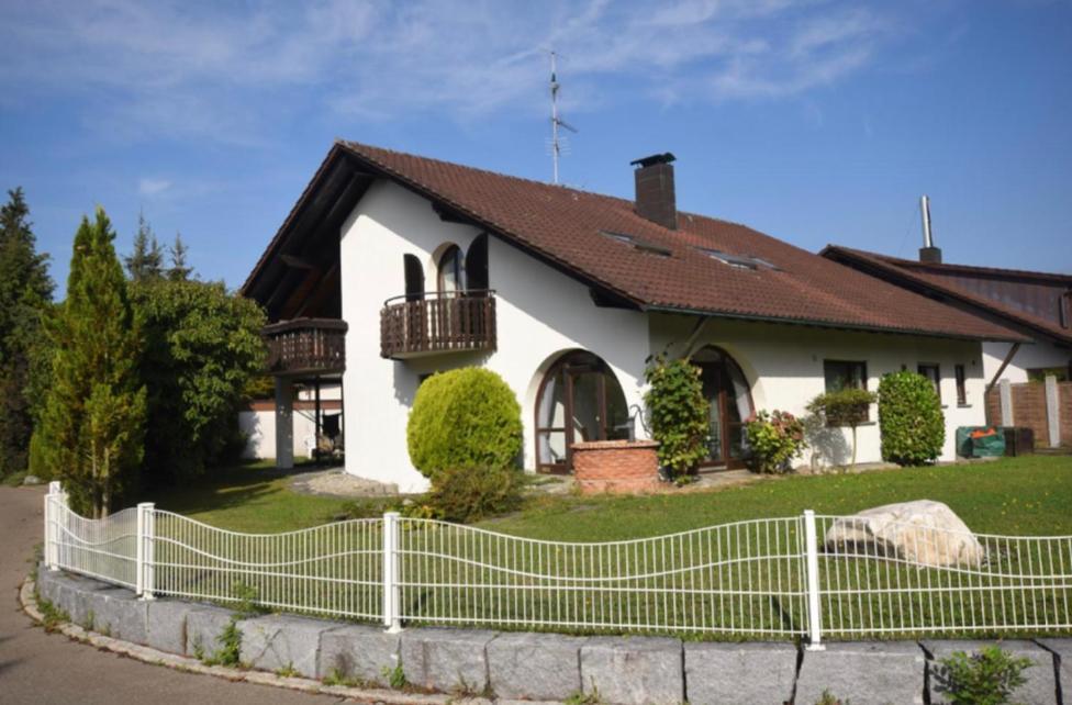 Grosszugige Wohnung In Messenahe, Feenzian Ug Φριντρισχάφεν Εξωτερικό φωτογραφία